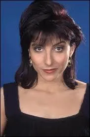 Voici une trs bonne chanteuse de jazz, avant l'opration qu'elle n'a d'ailleurs nullement cache (remarquez, c'tait difficile). Qui est-ce ?