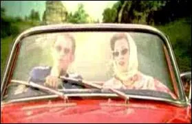 ''Faire une virée à deux / Tous les deux sur les chemins / Dans ton automobile / Tous les deux on sera bien / Et dans le ciel il y aura des étoiles / Et du soleil quand on mettra les voiles''