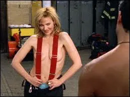 Voici Samantha Jones, avec juste un pantalon et de grosses bretelles. Dans cet pisode de Sex and the city, elle se trouve ?