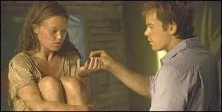 Dans la saison 5, Dexter sauve une femme des mains d'un groupe de tueurs. Elle se prnomme...