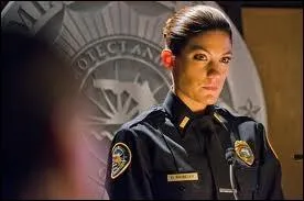 Dans la saison 6, Debra est promue...