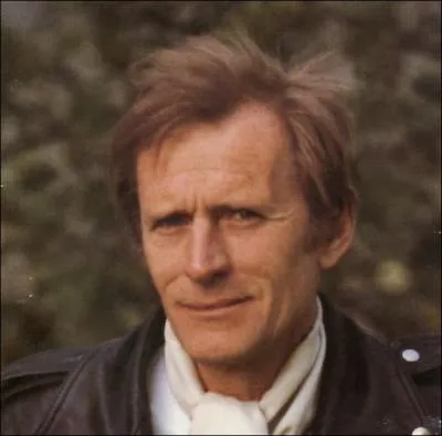 Dans sa chanson  Le tlfon  qui donc est  trs chouette  pour Nino Ferrer ?