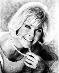 Elle joua dans plus de 40 films pour la Warner Bros. Doue pour le chant, elle entrana particulirement sa voix lors d'une longue convalescence suite  un accident de voiture...