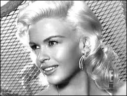 Ex-playmate, elle fut lance pour concurrencer Marilyn. Dcde  34 ans dans un accident de voiture, elle valait beaucoup mieux que les rles de blonde idiote dus  sa somptueuse plastique...