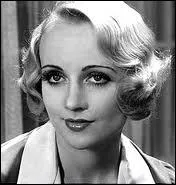 Marie  l'acteur Clark Gable, elle dcda prmaturment en 1941,  33 ans, dans un accident d'avion au sud-ouest de Las Vegas...