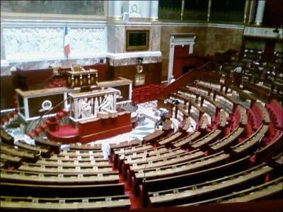 Quel Premier ministre français était sensible à la musique des voix de la chambre des Députés et piquait fréquemment un petit roupillon à l'Assemblée nationale ?
