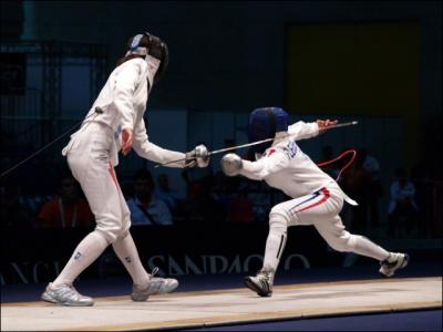 Quelle discipline par quipe en escrime n'est pas reprsente aux Jeux olympiques de 2012  Londres ?