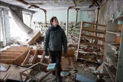 La zone dsormais interdite autour de la centrale s'tend sur un rayon de :