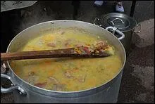 La  garbure , soupe paysanne  base de chou, est une spcialit...