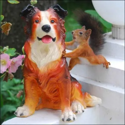 Est-ce que ce chien va supporter longtemps l'cureuil ?
