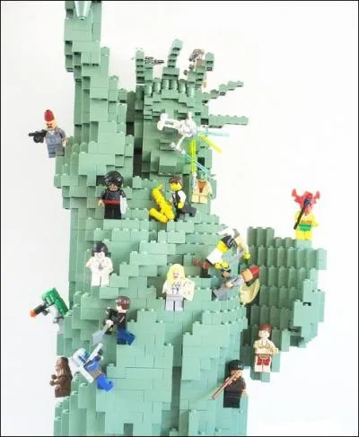 En quel jouet la statue est-elle construite ?