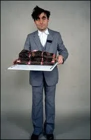 Dans le film "Le père Noël est une ordure", comment s'appelle le gâteau fait maison que Mr. Preskovic offre à Pierre et Thérèse le soir de Noël ?