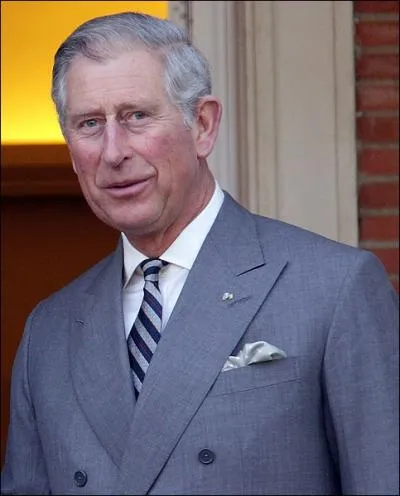 Quel sera le titre complet de Son Altesse royale le prince de Galles lors du dcs de Sa Majest la reine Elisabeth II ?