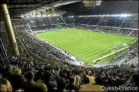 Rnov en 2004, le stade de la route de Lorient est le terrain de jeu...