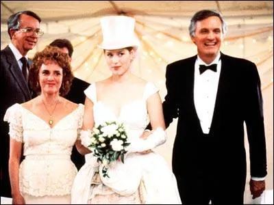 La marie en haut-de-forme c'est l'actrice Molly Ringwald qui eut beaucoup de succs, juste aprs Breakfast club, film culte. Le film est ?