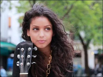 Quelle est cette chanteuse ?