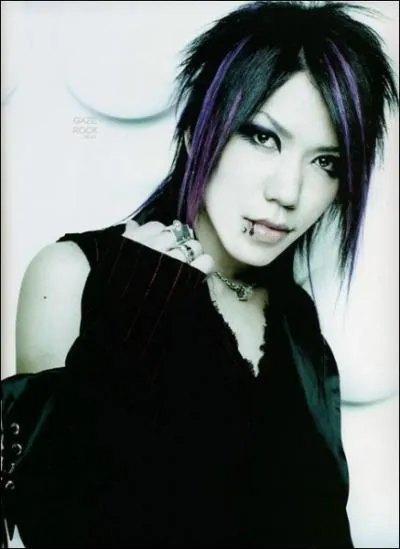 Qui est cette personne et que fait-elle ?