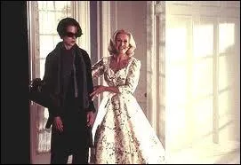 Voici Glenn Close, trs pimpante, aux cts d'une Nicole Kidman bien dfaite. Quelle est cette comdie grinante, remake d'un film d'horreur ?