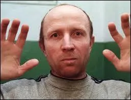 Le 1er avril 1999 est la date de la condamnation  mort d'Anatoly Onoprienko en Ukraine. Combien de meurtres avait-il commis ?