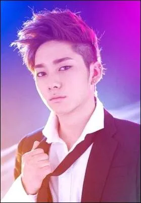 Quel chanteur et rappeur est n le 21 mars 1993 ?