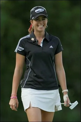 Elle est amriciane et fait du Golf