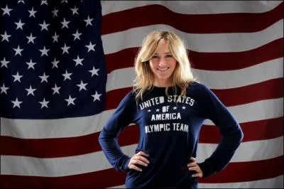 Amricaine, Elle pratique du Surf