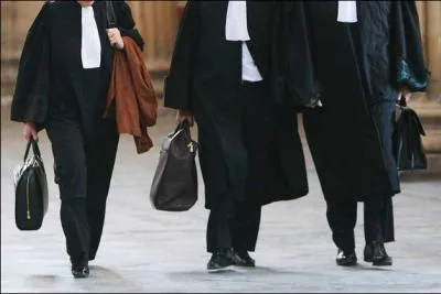 A qui appartient cet uniforme ?