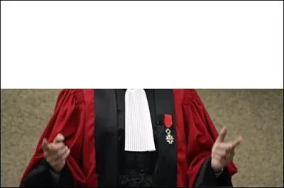 A qui appartient cet uniforme ?