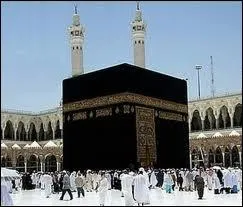 Après sa victoire en 630, Mahomet entre dans La Mecque et fait détruire toutes les idoles qui se trouvent dans la Kaaba... sauf une ! Laquelle ?