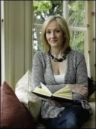 Qui est l'auteur de cette saga ?