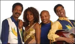 Pour la Compagnie créole, la musique, ''Ça fait rire les oiseaux'' et beaucoup d'autres choses. Quel est l'intrus ?