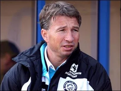 Quelle quipe entrane-t-il ?