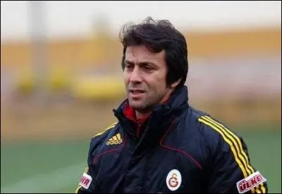 Quelle quipe entrane-t-il ?