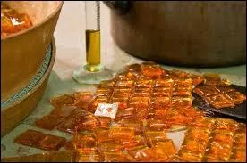 Ralise  partir de sucre cuit auquel on ajoute une essence naturelle de bergamote, je suis...