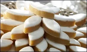 Poudre d'amandes, oranges et melons confits et fleur d'oranger sont les ingrdients qui me donnent cette saveur si particulire. Je suis...