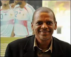 Dans ses cages, il bondissait tel ...