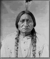 Homme-mdecine, il provoqua la dfaite du gnral Custer  Little Big Horn, son nom est associ  ...