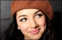 Comment s'appelle la mre de Laura ?