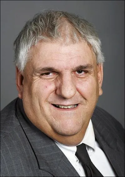 Membre des Verts, actuellement syndic de Lausanne, c'est...