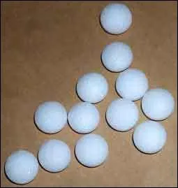 Le NAphtalne a t commercialis sous forme de billes vendues sous l'appellation de  Naphtaline . Quelle est son utilisation ?