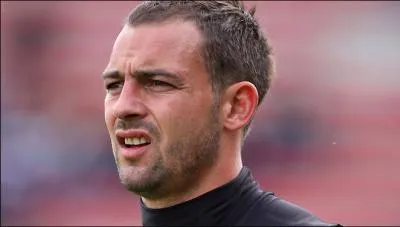 Quel sport exerce ce joueur ?