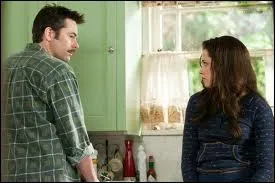 Que doit toujours avoir sur elle Bella, d'aprs son pre ?