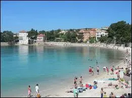 Qui chantait  L't on allait voir la mer, tu vois c'tait pas la misre ...   ?