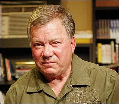 Dans quelle srie William Shatner interprte-t-il le capitaine Kirk ?