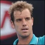 Quel est ce joueur de tennis professionnel ?