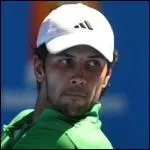 Quel est ce joueur de tennis professionnel ?