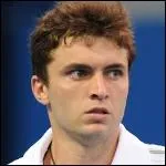 Quel est ce joueur de tennis professionnel ?