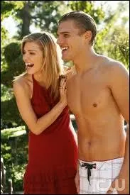 Comment s'appelle le petit ami d'Annie qui vit encore dans le Kansas ?