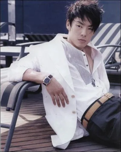 Quel est, autre que le chant, son m�tier ?