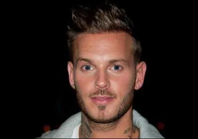 Comment s'appelle ce chanteur ?